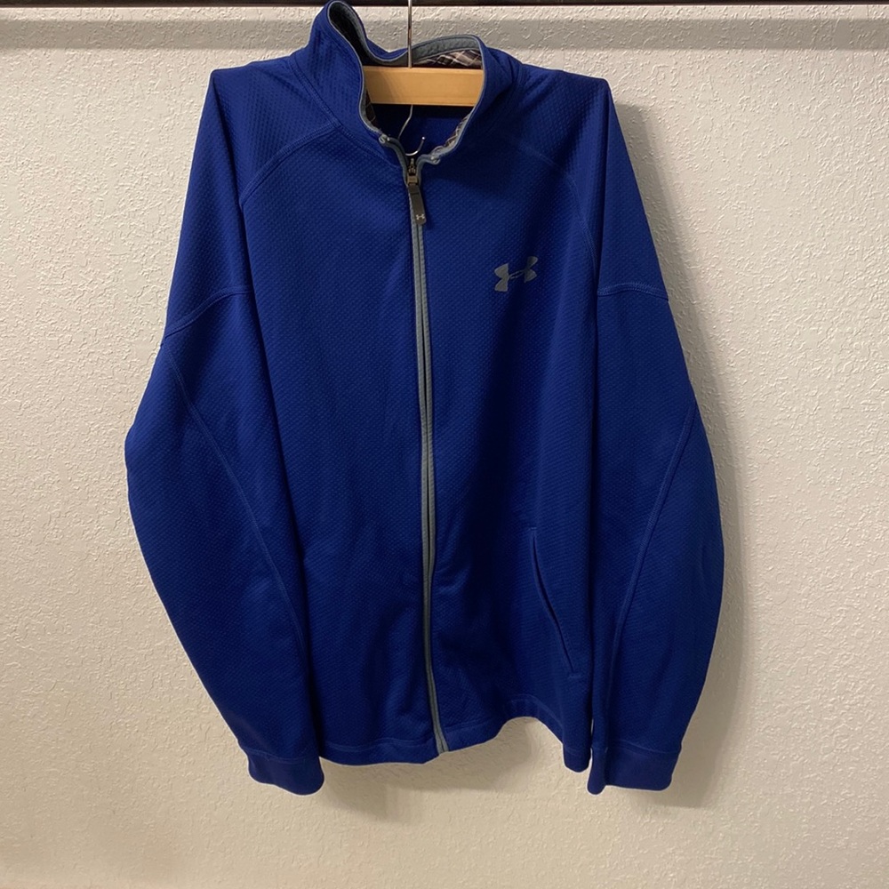 Large men’s underarmour long sleeve zip up